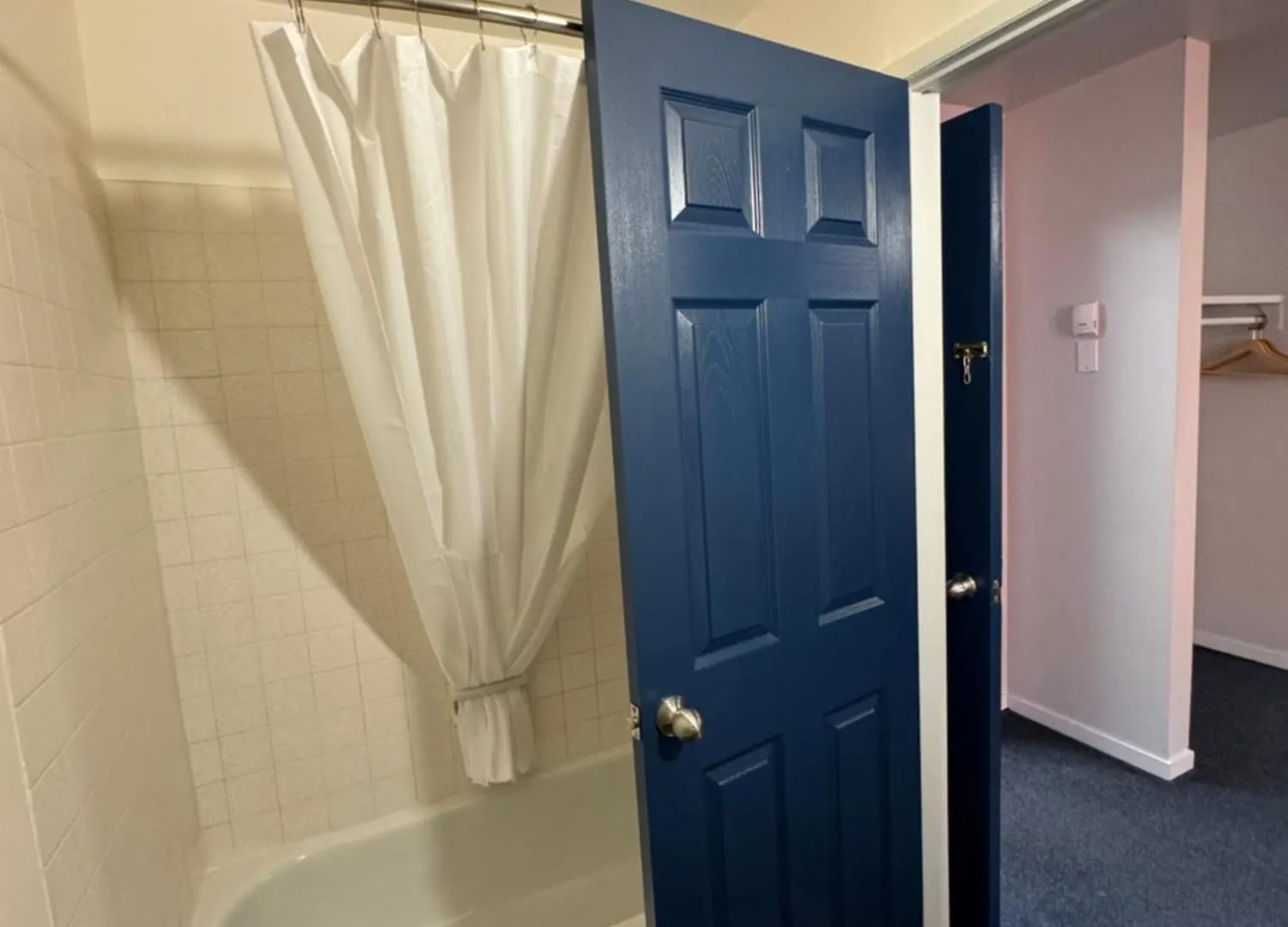 **  Commercial Hotel Edmonton Canada