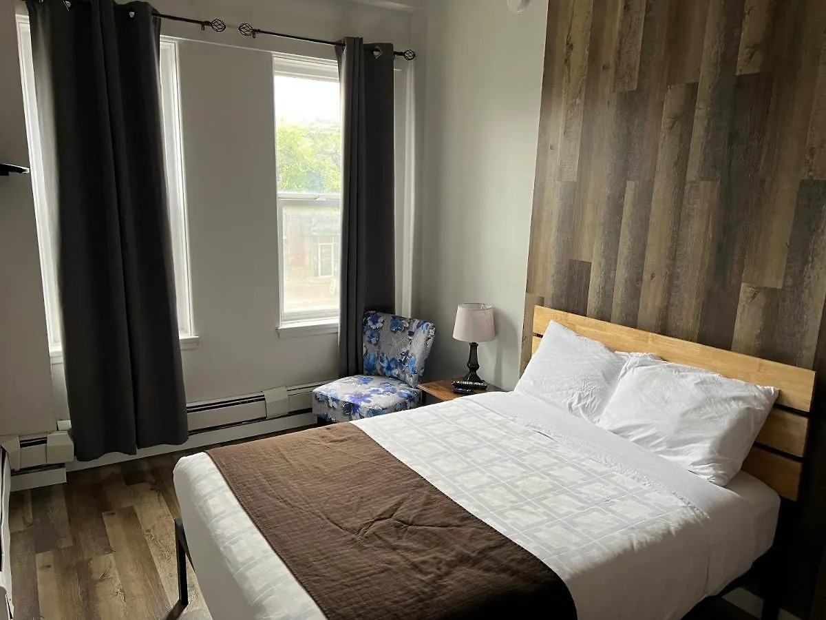 Commercial Hotel Edmonton 2*,  Canada